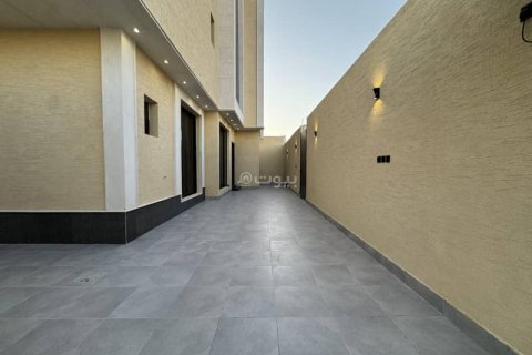5 bedrooms Villa in Riyadh, Saudi Arabia No. 59991 21