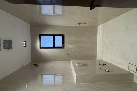 5 bedrooms Villa in Riyadh, Saudi Arabia No. 59991 3