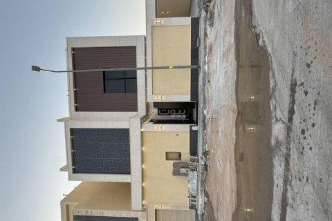 5 bedrooms Villa in Riyadh, Saudi Arabia No. 59991 2