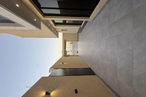 5 bedrooms Villa in Riyadh, Saudi Arabia No. 59991 4