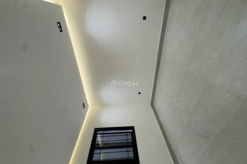 5 bedrooms Villa in Riyadh, Saudi Arabia No. 59991 6
