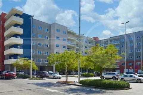 Apartment de 2 dormitorios en Al Reef, UAE No. 172522