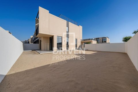 4 غرف نوم فيلا في EMAAR South, الإمارات العربية المتحدة رقم 139136