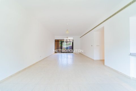 2 bedrooms Apartment No. 129849 3