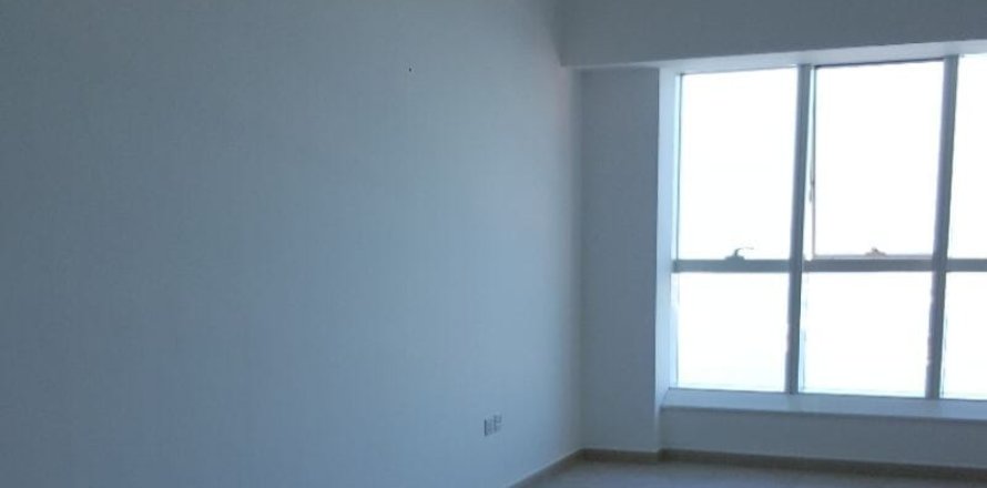 Квартира с 2 спальнями в Elite Residence, ОАЭ №148759