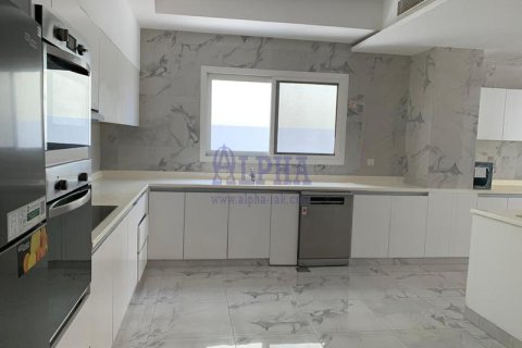 7 bedrooms Villa  No. 105911 11