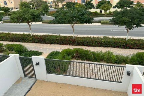 Villa de 3 dormitorios en Dubai, UAE No. 147519 11