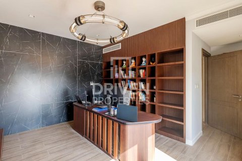 4 bedrooms Townhouse in Jumeirah, UAE No. 200430 4