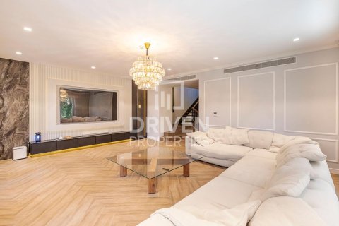 4 bedrooms Townhouse in Jumeirah, UAE No. 200430 7