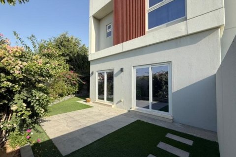 Villa de 4 dormitorios en Villanova, UAE No. 163811 17
