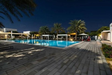 Villa de 4 dormitorios en Villanova, UAE No. 163811 19