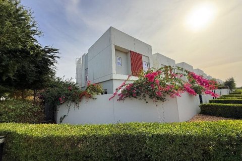 Villa de 4 dormitorios en Villanova, UAE No. 163811 3