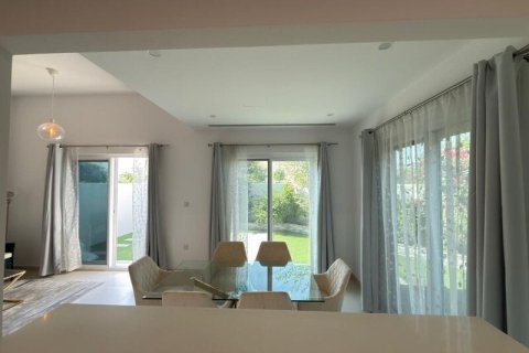 Villa de 4 dormitorios en Villanova, UAE No. 163811 12