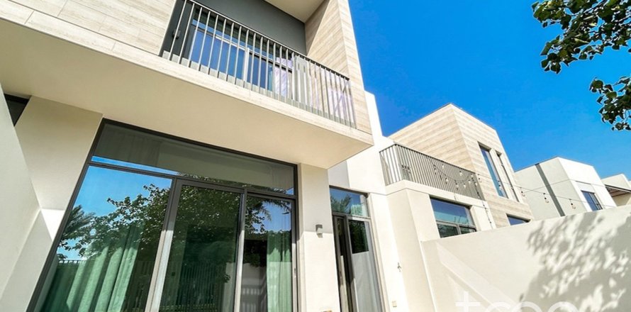 3 bedrooms Townhouse in Sun, UAE No. 174197