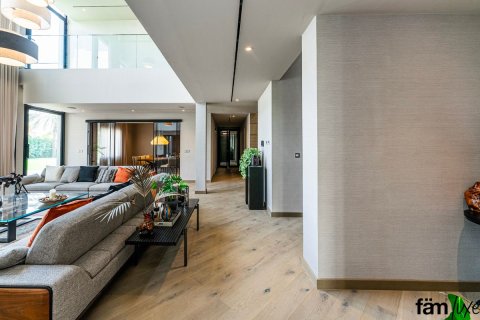 Villa de 5 dormitorios No. 119835 7