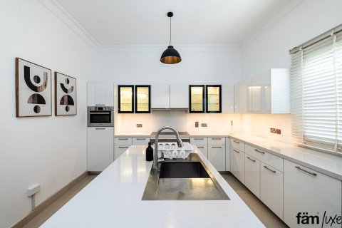 Villa de 5 dormitorios No. 119835 11