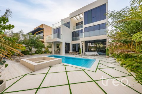6 bedrooms Villa in Jumeirah Park, UAE No. 187980