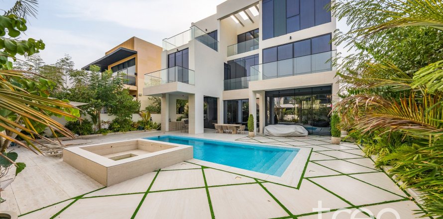 6 bedrooms Villa in Jumeirah Park, UAE No. 187980