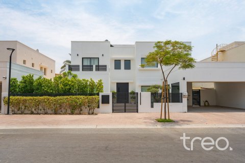 5 bedrooms Villa in Meadows, UAE No. 187979 30