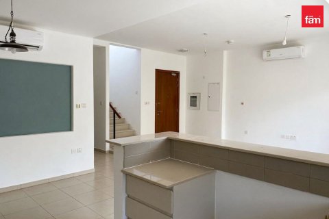 3 bedrooms Villa in Town Square, UAE No. 188341 6