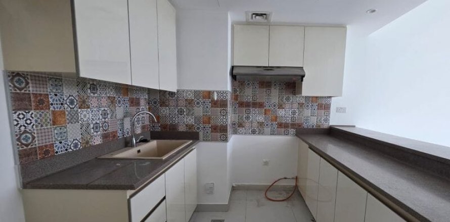 Квартира с 2 спальнями в Motor City, ОАЭ №149110