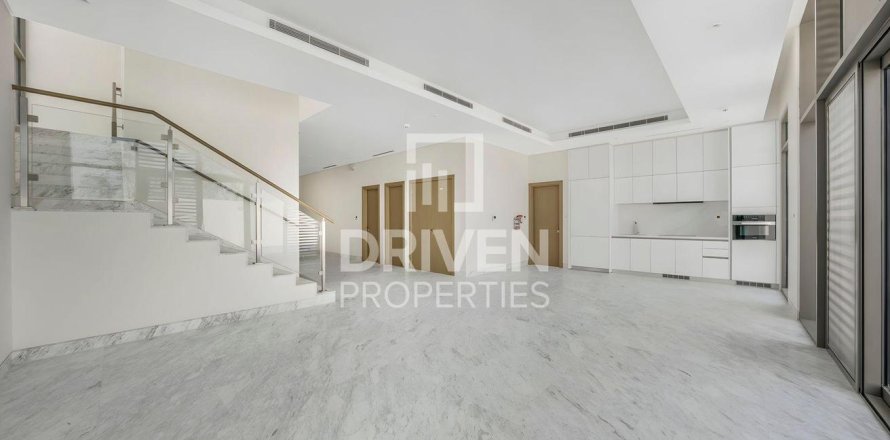 4 bedrooms Villa in District One, UAE No. 191617