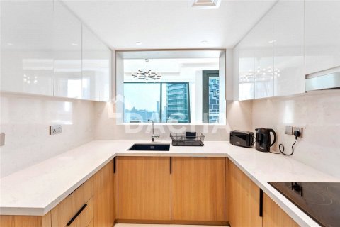 Квартира с 3 спальнями в Burj Vista, ОАЭ №155536 13