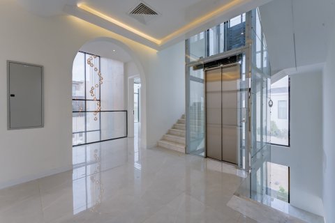 Вилла с 6 спальнями в Jumeirah Park, ОАЭ №147027 12