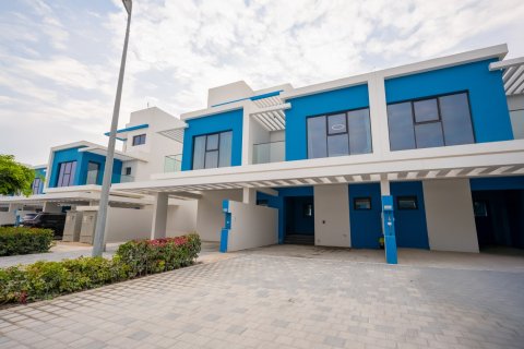 Вилла с 3 спальнями в Golf City, ОАЭ №147023 14