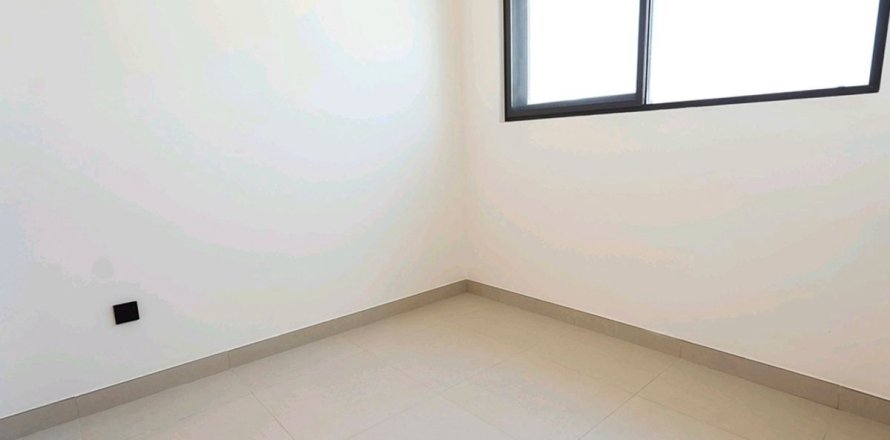 4 bedrooms Townhouse in Dubai, UAE No. 166178
