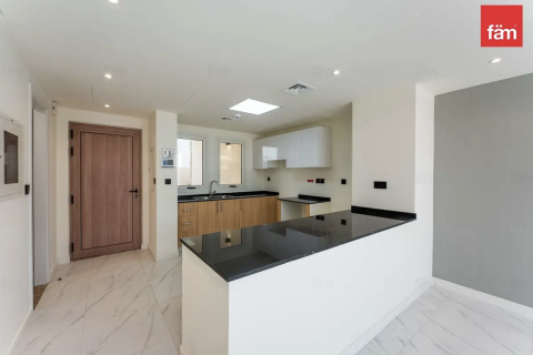 2 bedrooms Townhouse in Dubai, UAE No. 166179 4