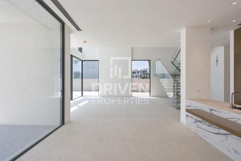 5 bedrooms Villa in Nad Al Sheba 1, UAE No. 191889 6