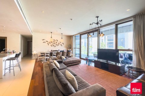 Квартира с 3 спальнями в Аль-Васл, ОАЭ №137469 3