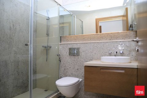 Квартира с 3 спальнями в Даунтаун Дубай (Даунтаун Бурдж Дубай), ОАЭ №137474 11