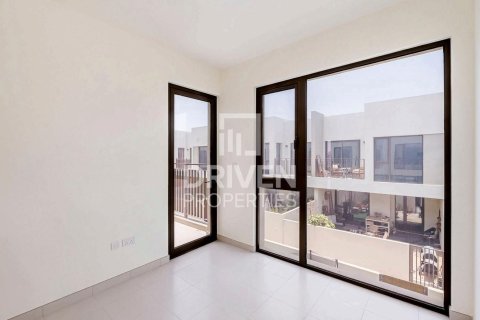 3 bedrooms Villa in EMAAR South, UAE No. 191580 9