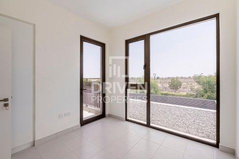 3 bedrooms Villa in EMAAR South, UAE No. 191580 12