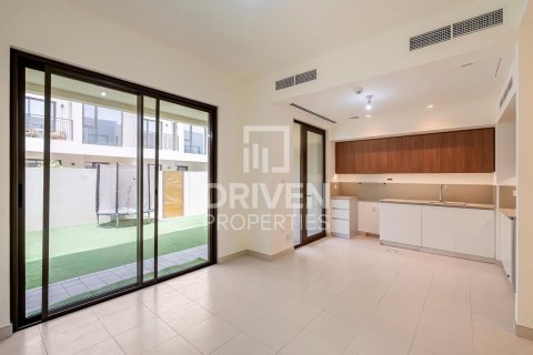 3 bedrooms Villa in EMAAR South, UAE No. 191580 13