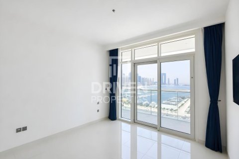 Квартира с 2 спальнями в EMAAR Beachfront, ОАЭ №191581 8