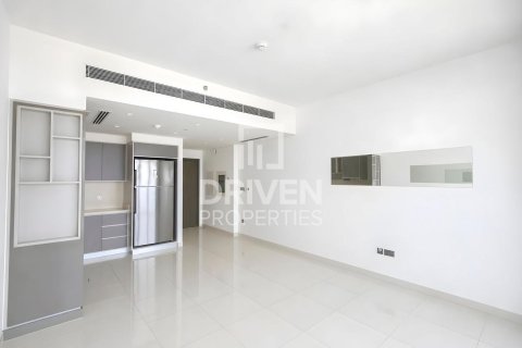 Квартира с 2 спальнями в EMAAR Beachfront, ОАЭ №191581