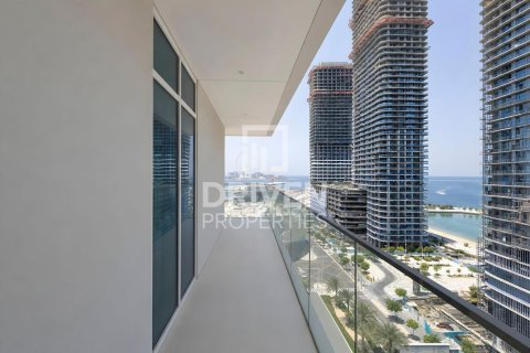 Квартира с 2 спальнями в EMAAR Beachfront, ОАЭ №191581 14