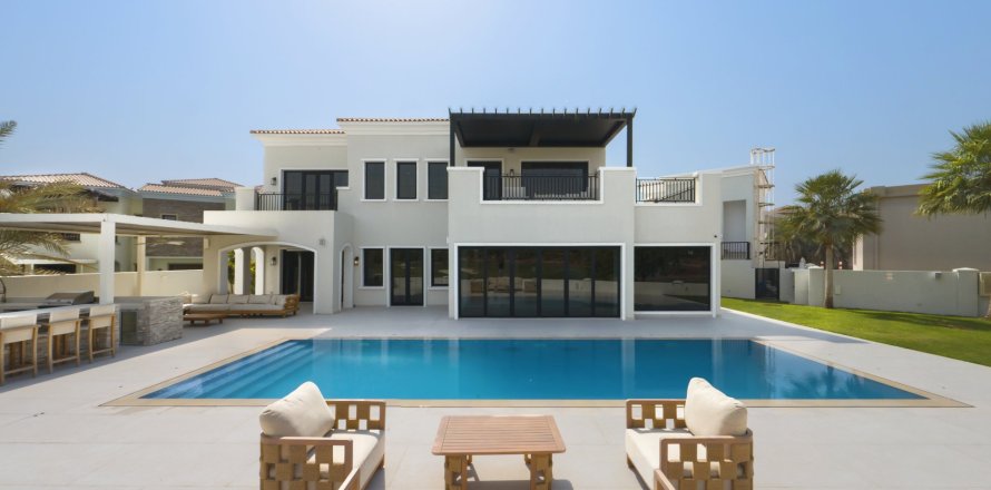 Villa de 6 dormitorios en Jumeirah Golf Estates, UAE No. 207578