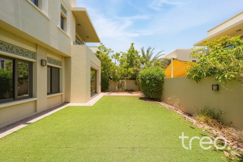 Villa de 4 dormitorios en Azalea, UAE No. 173527 25