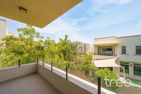 Villa de 4 dormitorios en Azalea, UAE No. 173527 21