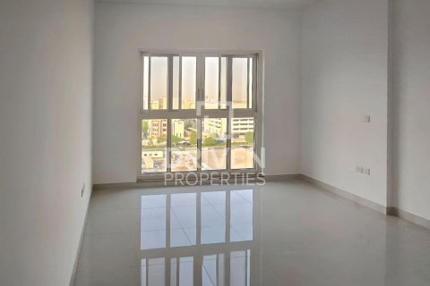Квартира с 2 спальнями в Dubai Sports City, ОАЭ №193127 3