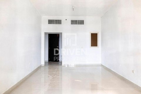 Квартира с 2 спальнями в Dubai Sports City, ОАЭ №193127 4