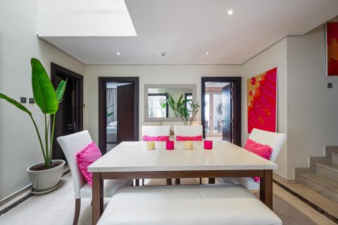 4 bedrooms Villa in Umm Suqeim, UAE No. 208870 17