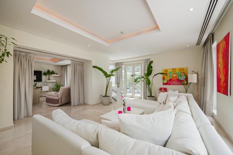 4 bedrooms Villa in Umm Suqeim, UAE No. 208870 7