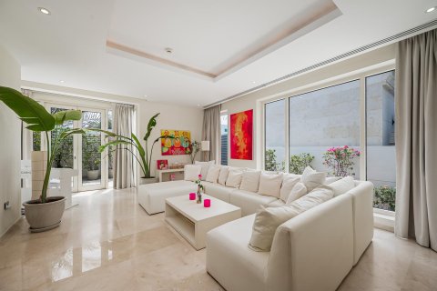 4 bedrooms Villa in Umm Suqeim, UAE No. 208870 6