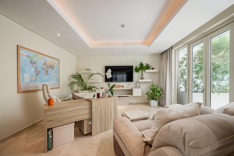 4 bedrooms Villa in Umm Suqeim, UAE No. 208870 15
