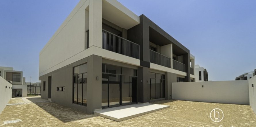 Villa de 5 dormitorios en Dubai South (Dubai World Central), UAE No. 142115